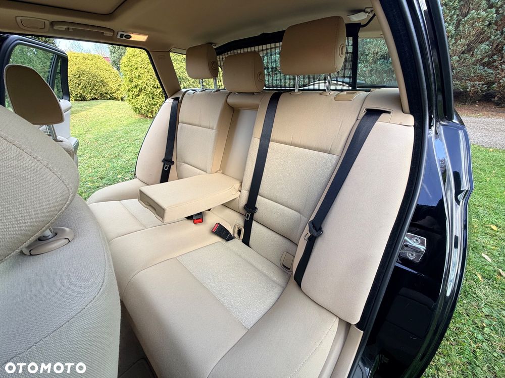 BMW Seria 3 325i - 16