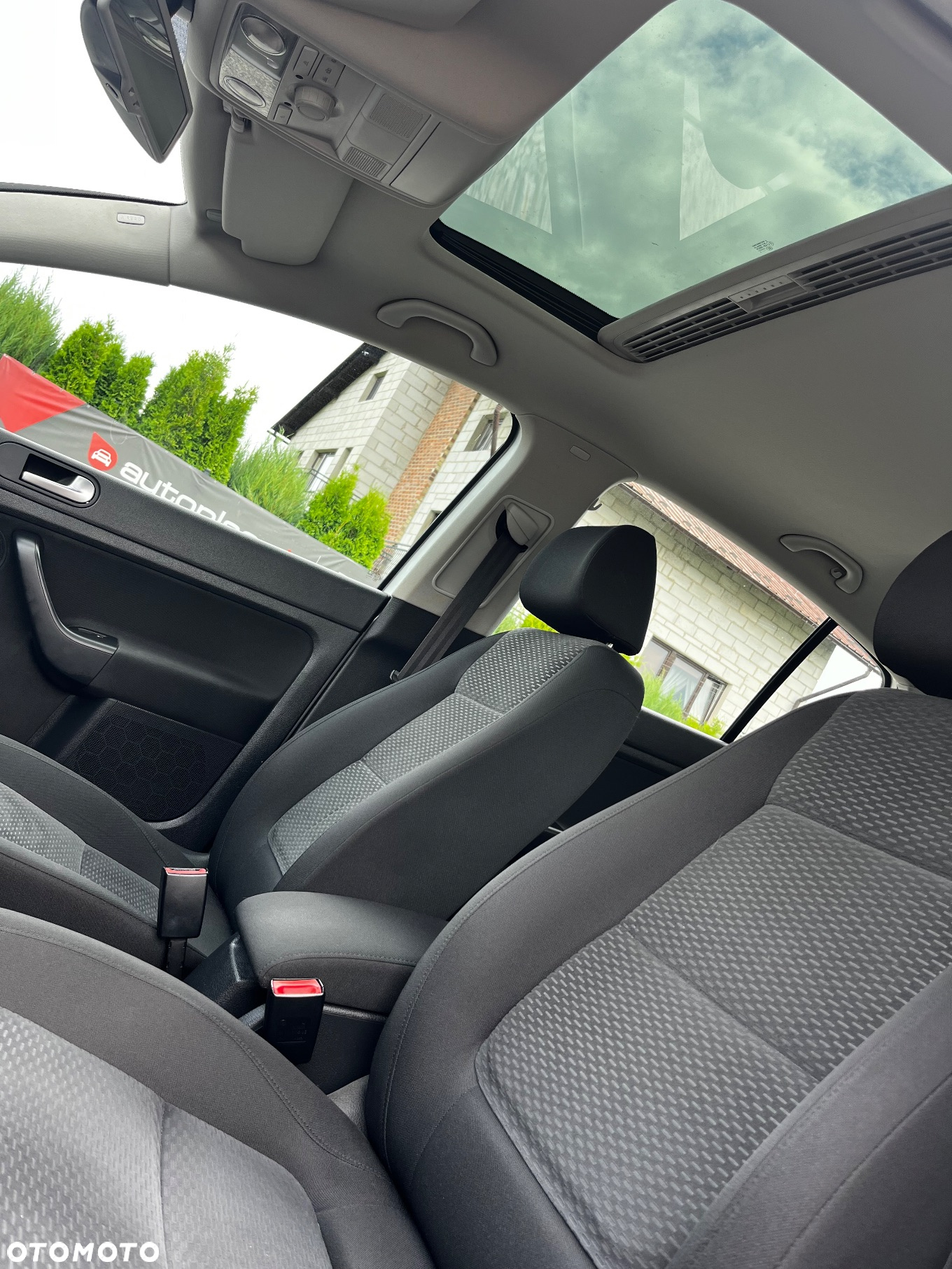 Volkswagen Golf Plus 1.6 TDI BlueMot Comfortline - 13