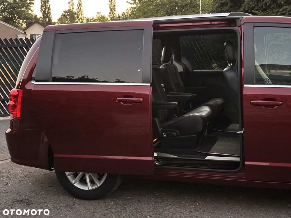 Dodge Grand Caravan 3.6 R/T - 7