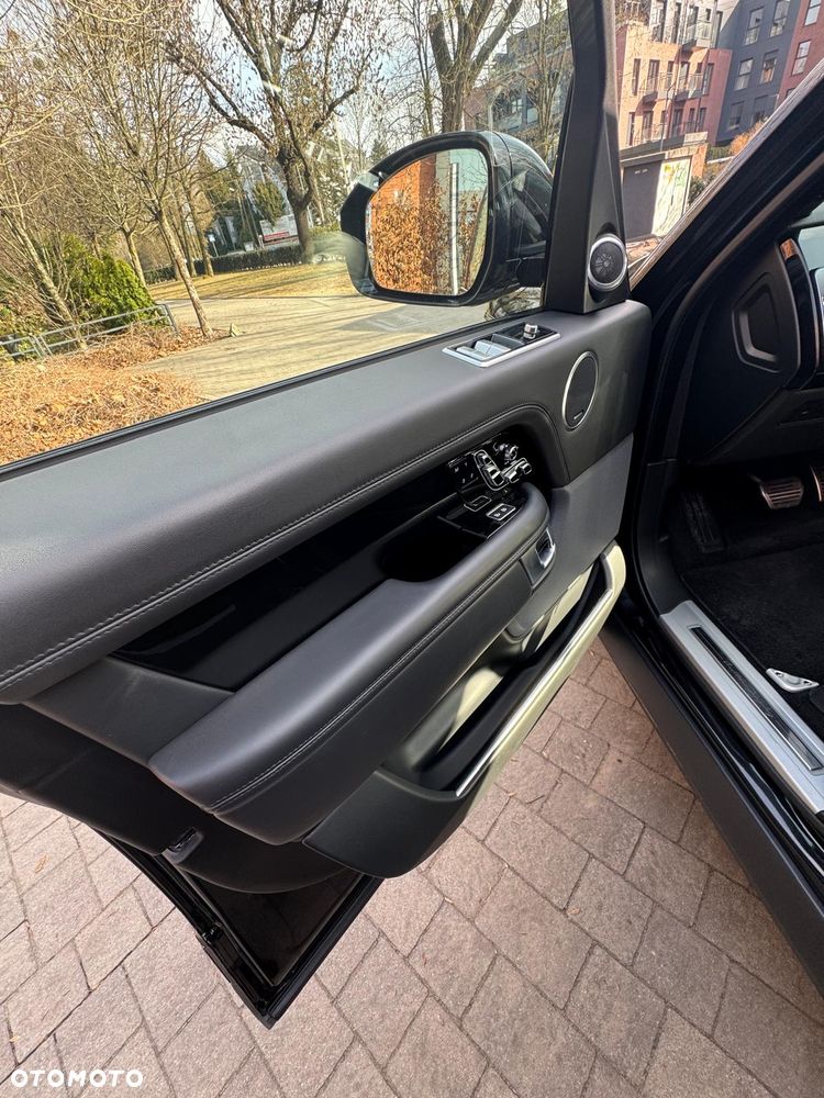 Land Rover Range Rover D300 Autobiography - 12