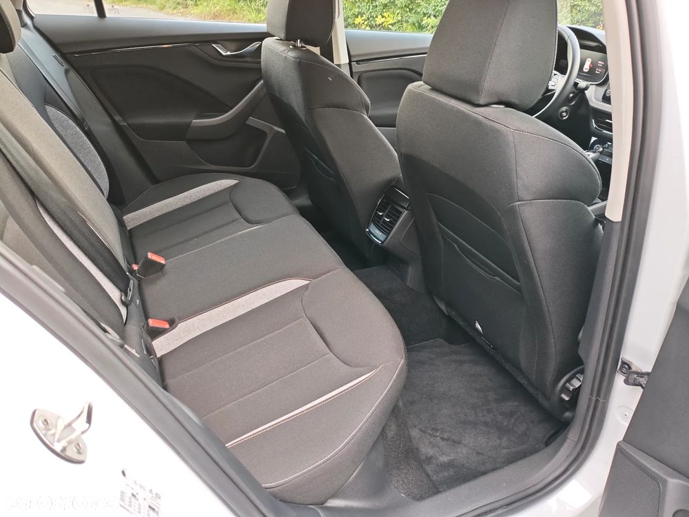 Skoda Kamiq 1.0 TSI Essence DSG - 18