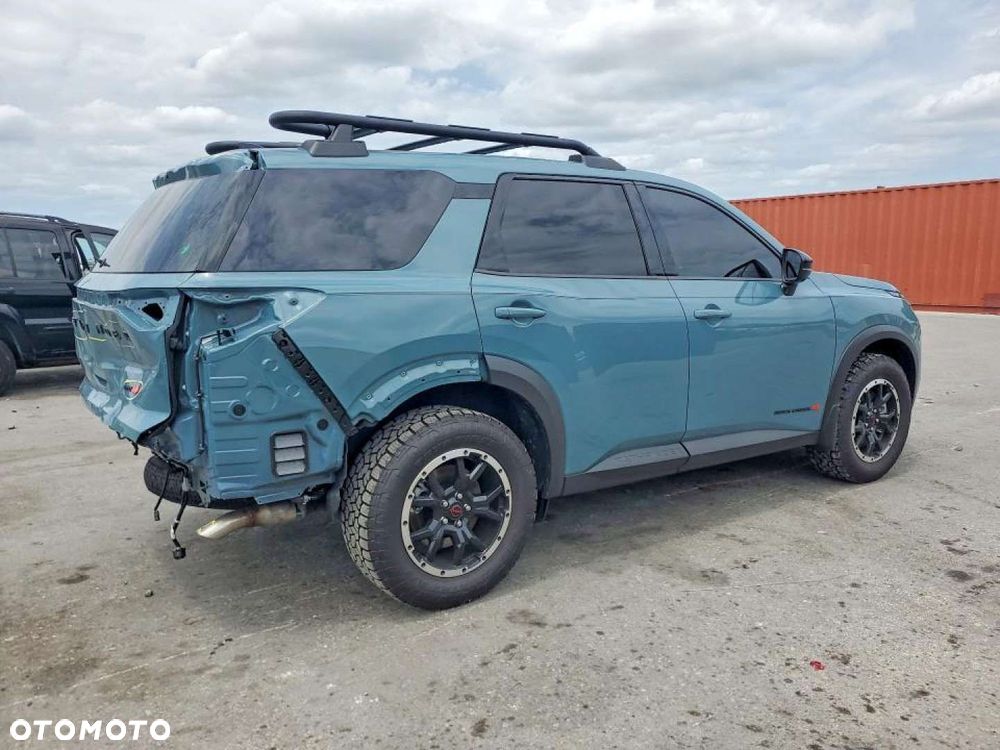 Nissan Pathfinder - 6