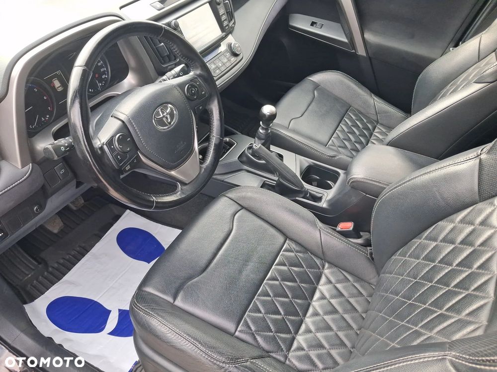 Toyota RAV4 2.0 D-4D Premium 4x2 - 9