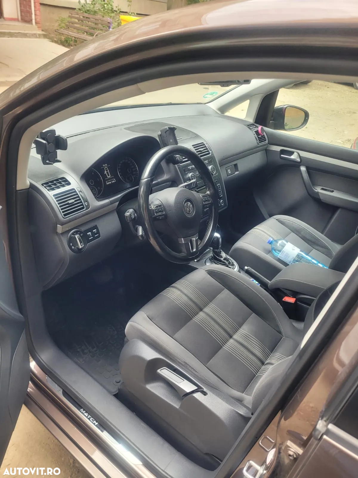 Volkswagen Touran 2.0 TDI DPF BlueMotion Technology DSG Comfortline - 8