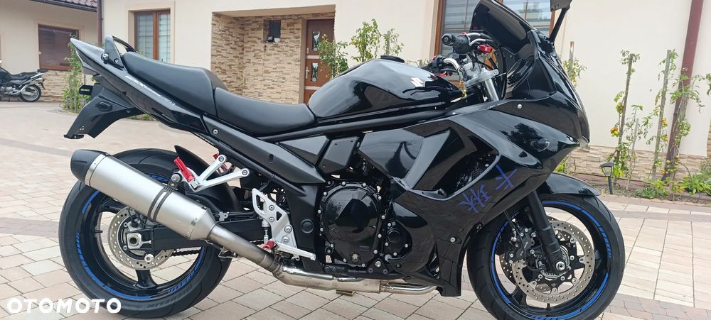 Suzuki GSX - 3
