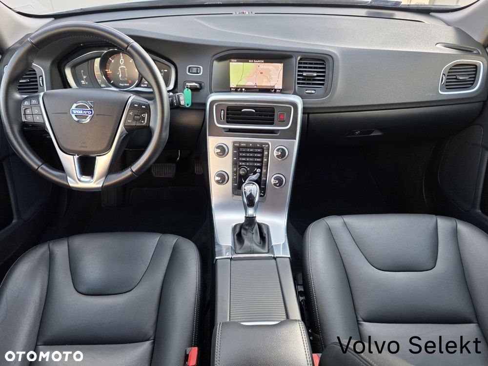 Volvo V60 Cross Country - 11