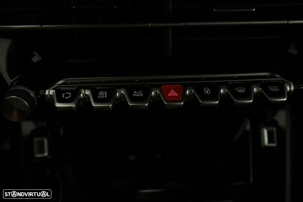 Peugeot e-2008 50 kWh GT - 14