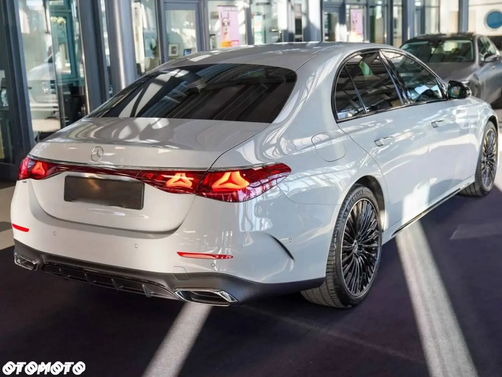Mercedes-Benz Klasa E 200 4-Matic AMG - 3