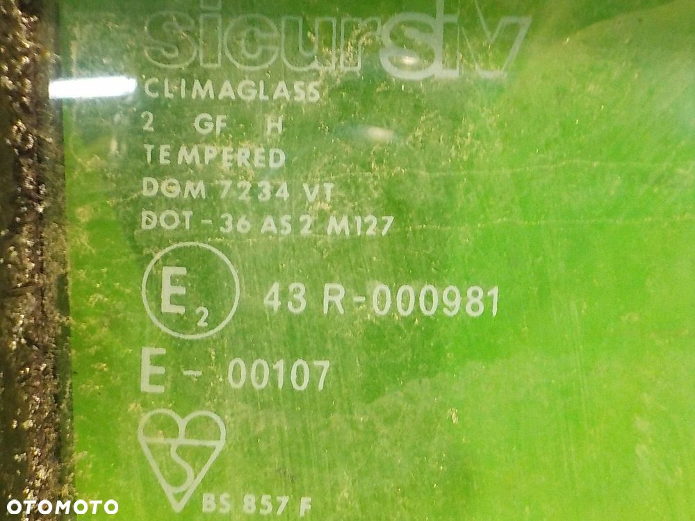 LANCIA BETA 2.0 B 83r COUPE 2D szyba prawa tyl - 2