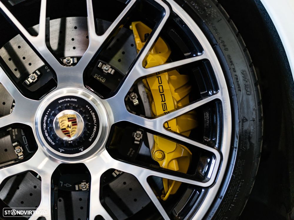 Porsche 911 (991) Turbo S Cabriolet - 24