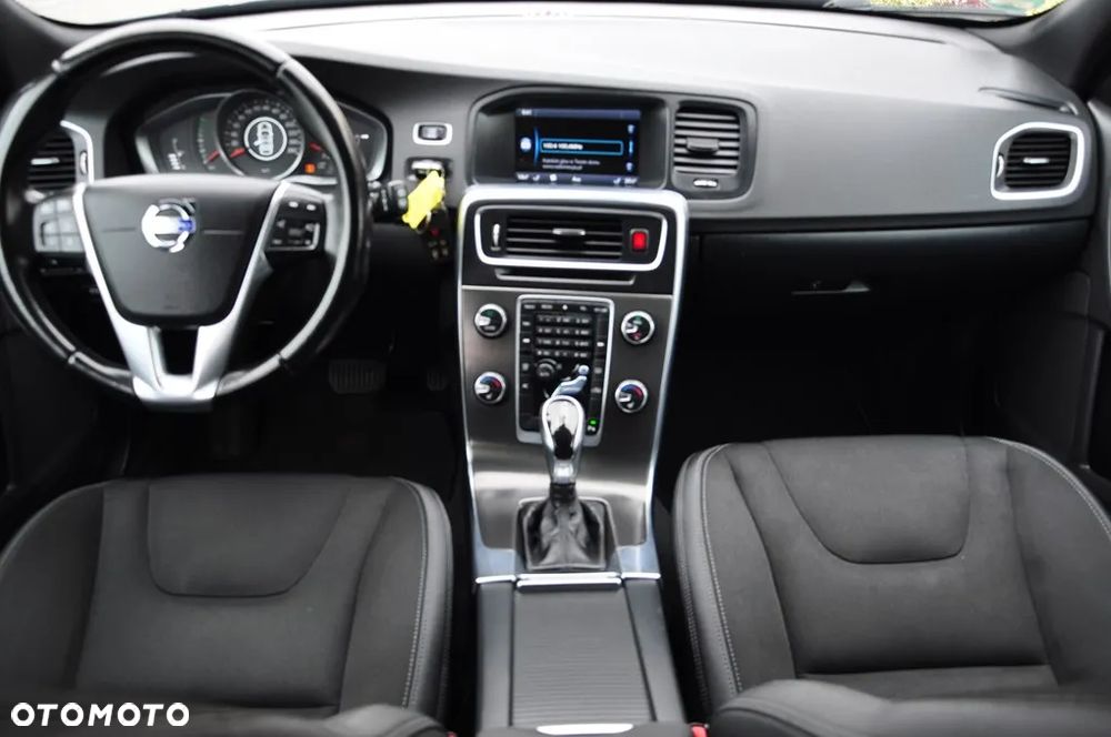 Volvo V60 D3 Geartronic Summum - 32