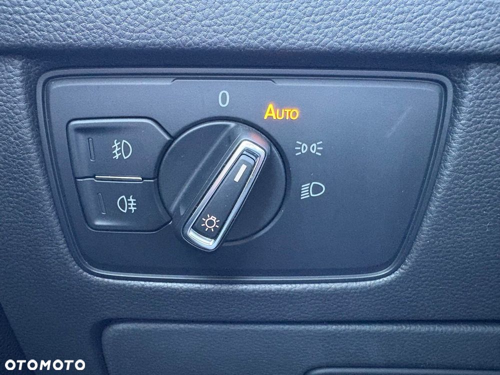 Volkswagen Passat - 26