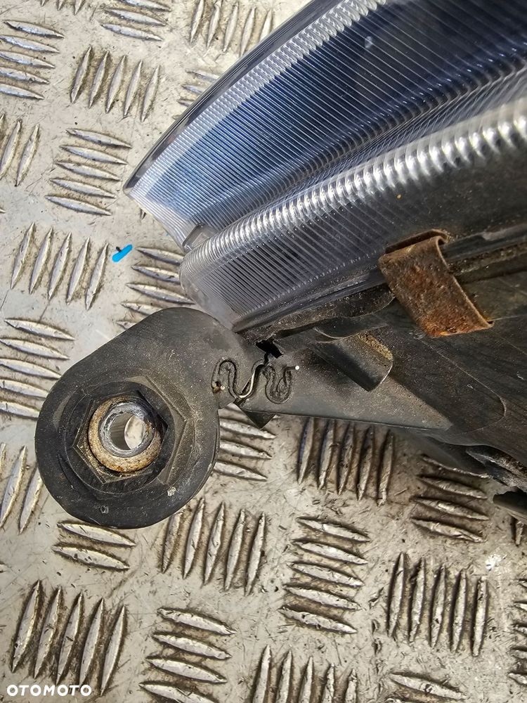 lampa bi-xenon prawy przód prawa przednia skoda octavia iii uk 5e2941016b - 3