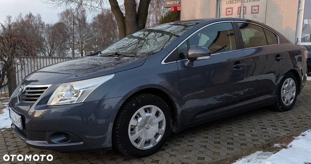 Toyota Avensis 1.6 - 6