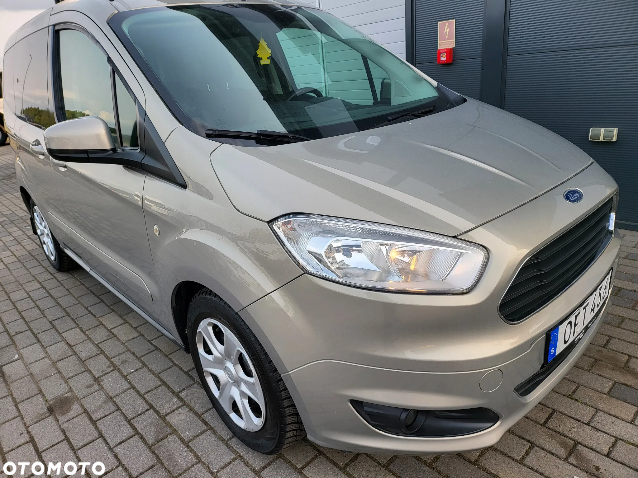Ford Tourneo Courier 1.0 EcoBoost S&S Trend - 2