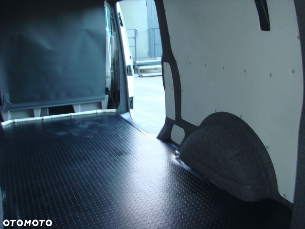 Volkswagen T5 - 15