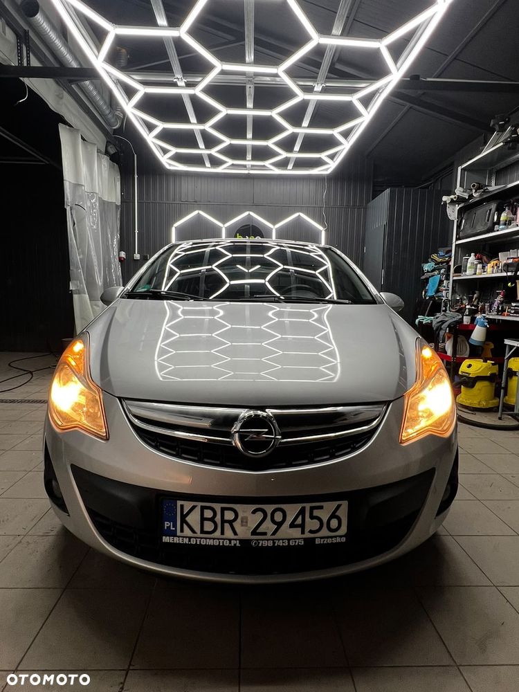 Opel Corsa 1.4 16V Color Elegance - 1
