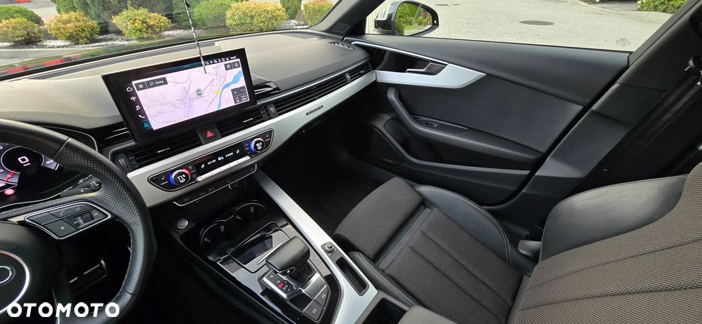 Audi A4 Avant 40 TDI quattro S tronic S line - 40