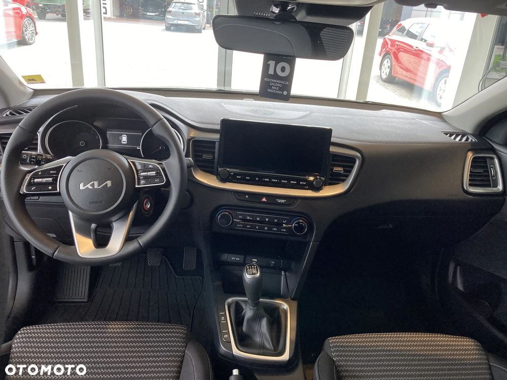Kia Ceed 1.5 T-GDI M - 5