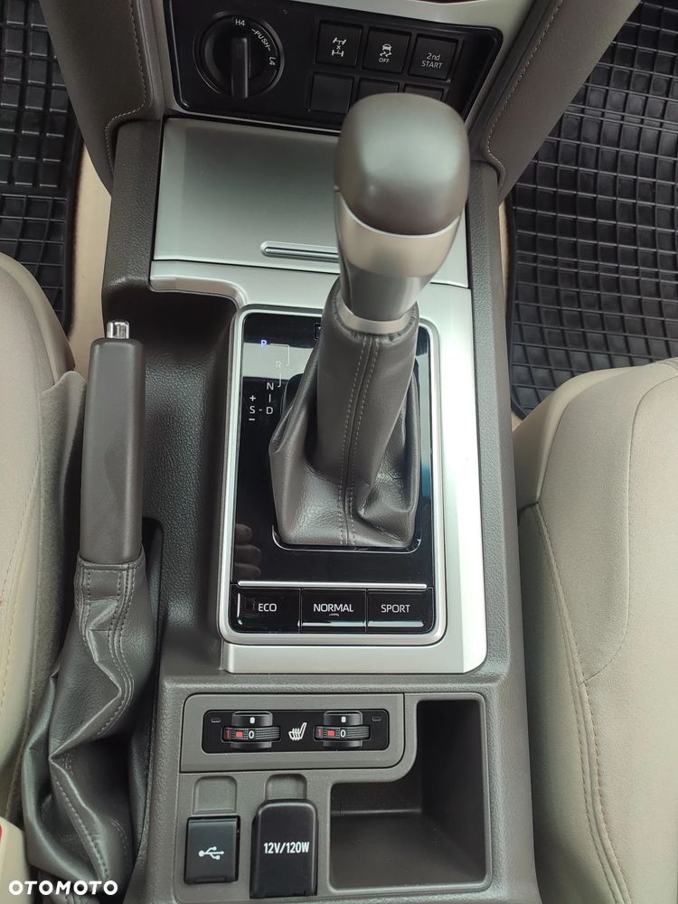 Toyota Land Cruiser LC 2.8 D-4D Prestige - 16