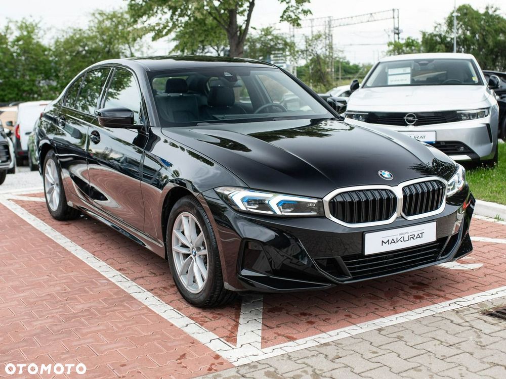 BMW Seria 3 318i - 4