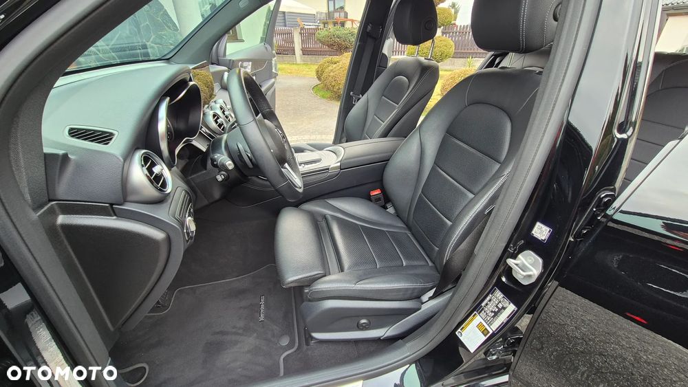 Mercedes-Benz GLC 300 4-Matic - 4