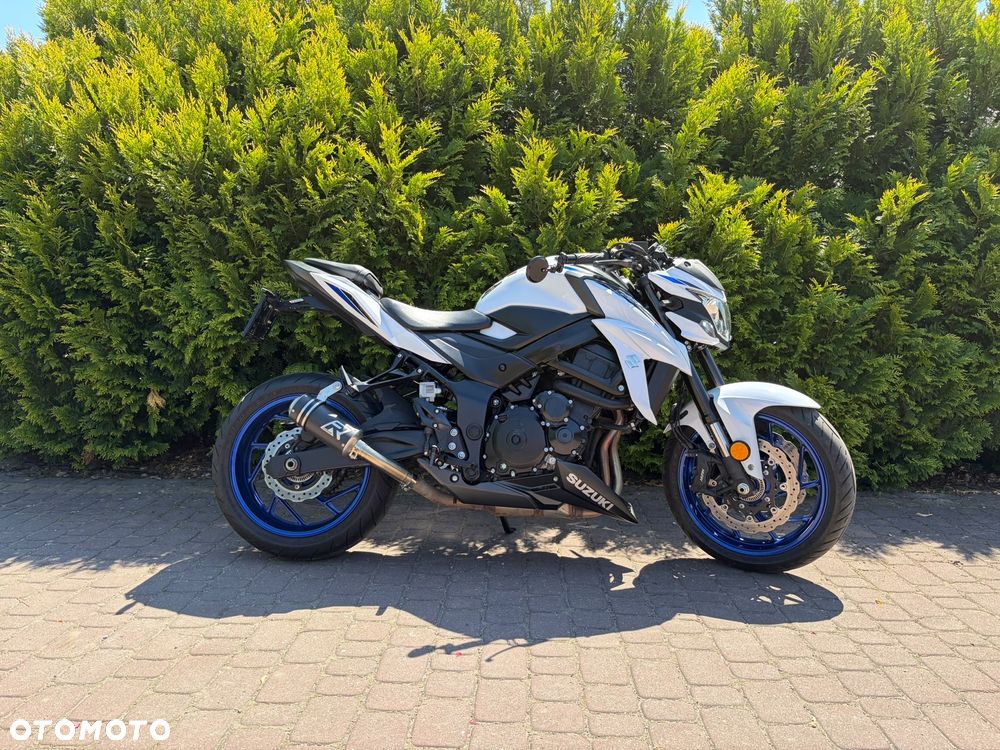 Suzuki GSX - 10