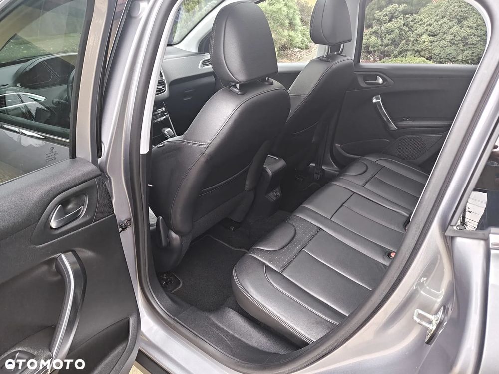 Peugeot 2008 e-HDi FAP 92 STOP & START Allure - 11