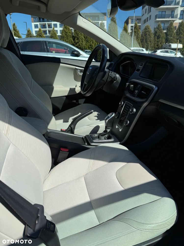 Volvo V40 D3 Kinetic - 16