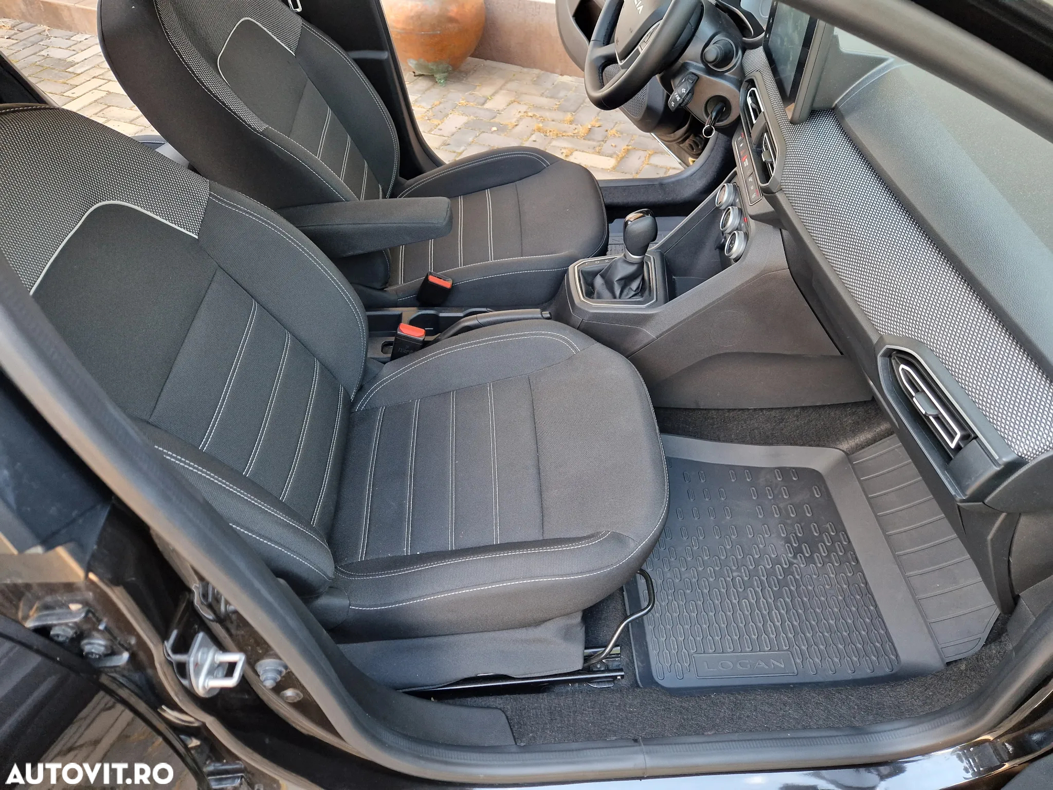 Dacia Logan TCe 90 CVT Prestige - 16