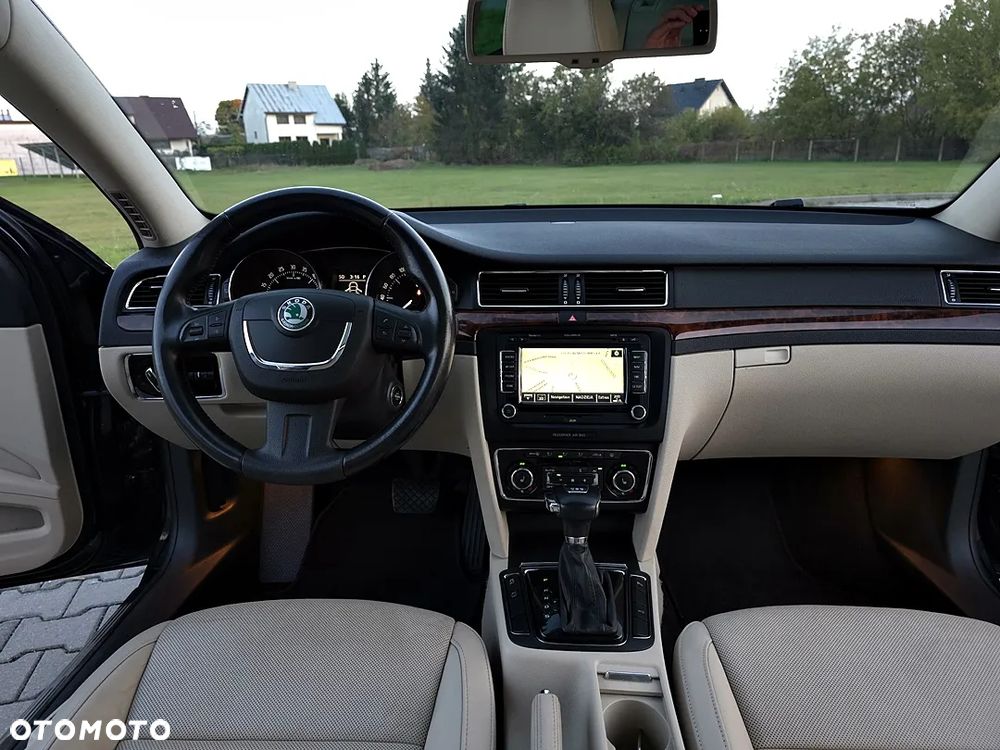 Skoda Superb Combi 2.0 TDI DSG Exclusive - 26