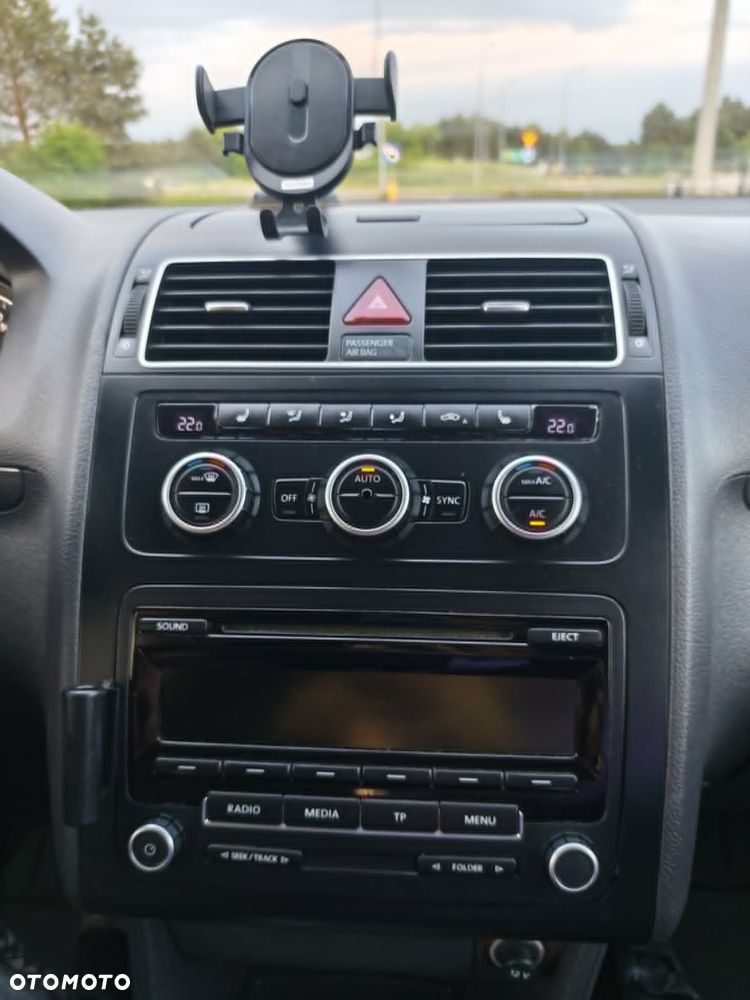 Volkswagen Touran - 5