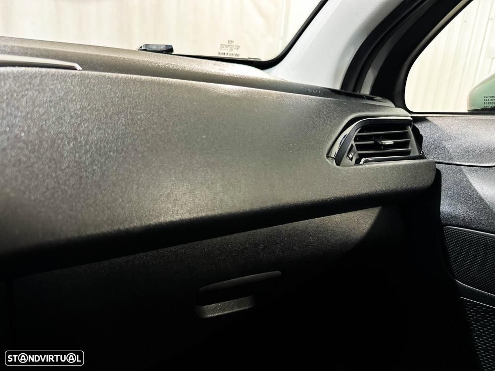 Peugeot 208 1.4 HDi Allure - 32