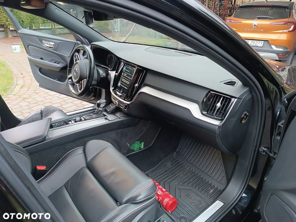 Volvo V60 D3 R-Design - 8