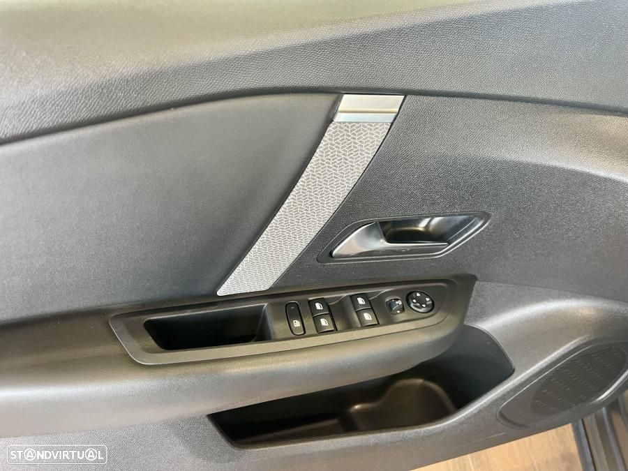 Citroën C4 PureTech 130 Stop&Start FEEL PACK - 22