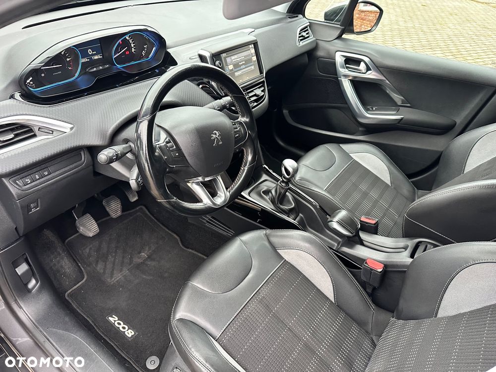 Peugeot 2008 - 11