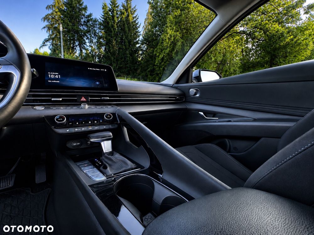 Hyundai Elantra 1.6 Smart CVT - 13