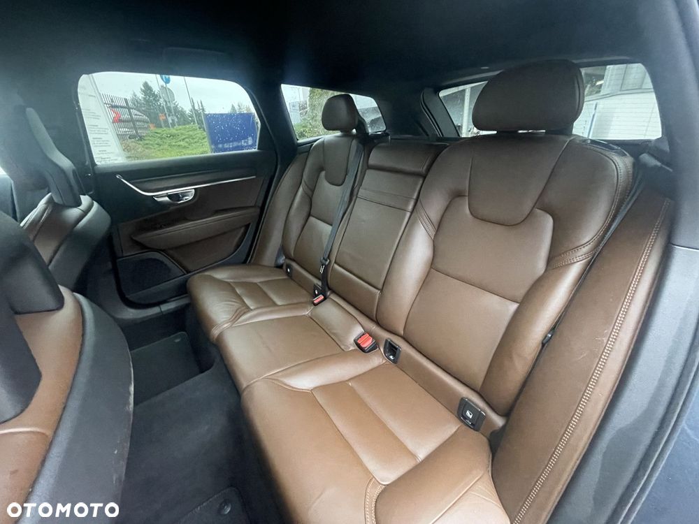 Volvo V90 Cross Country - 11