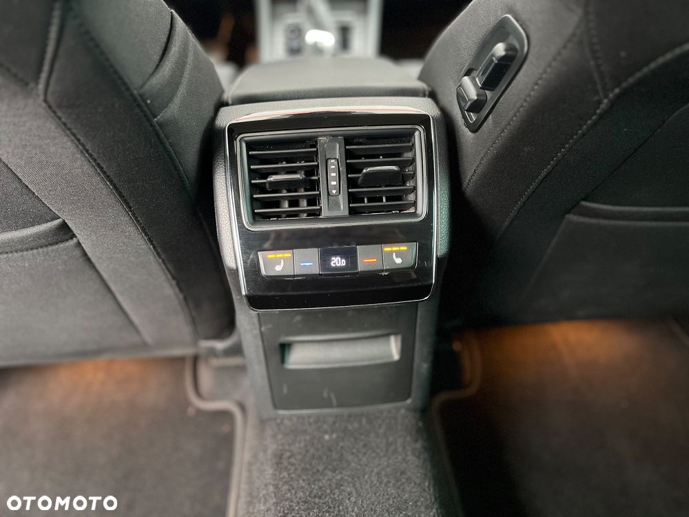 Skoda Superb 2.0 TDI Style DSG - 24