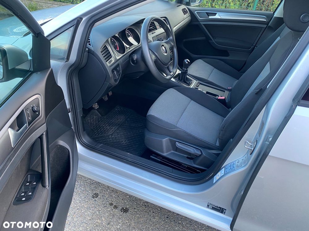 Volkswagen Golf - 15