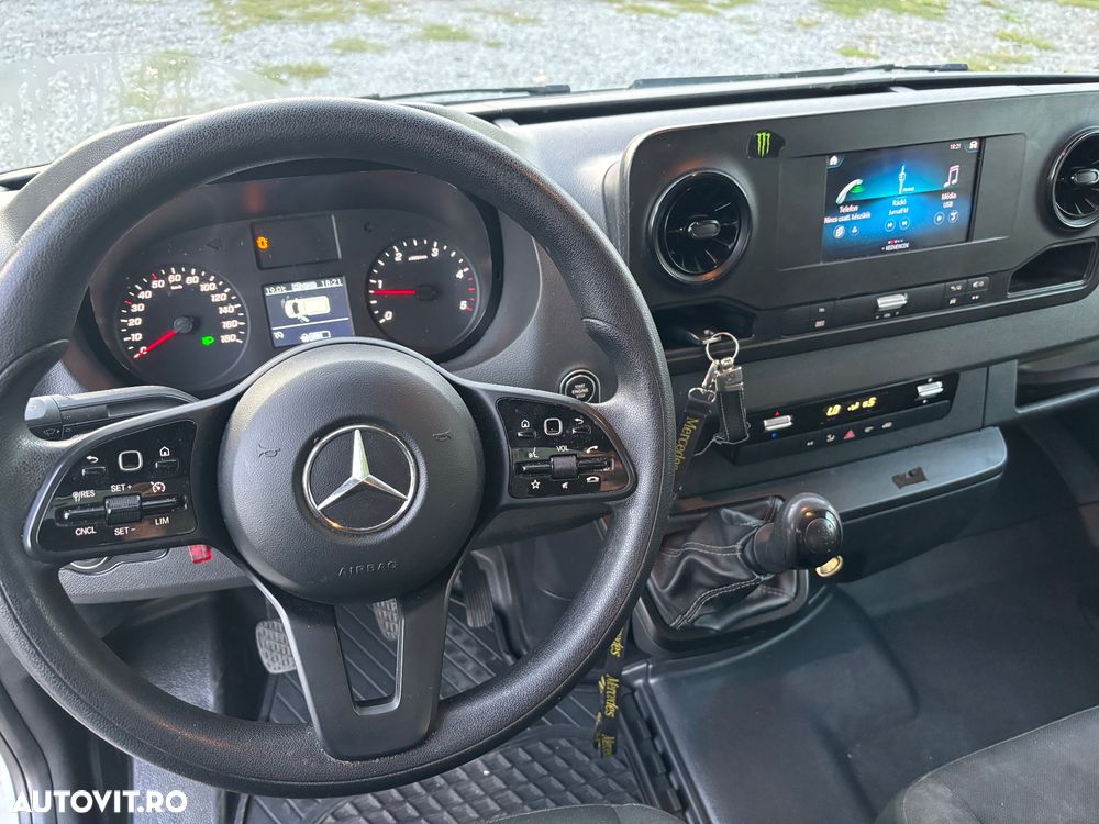 Mercedes-Benz Sprinter - 10