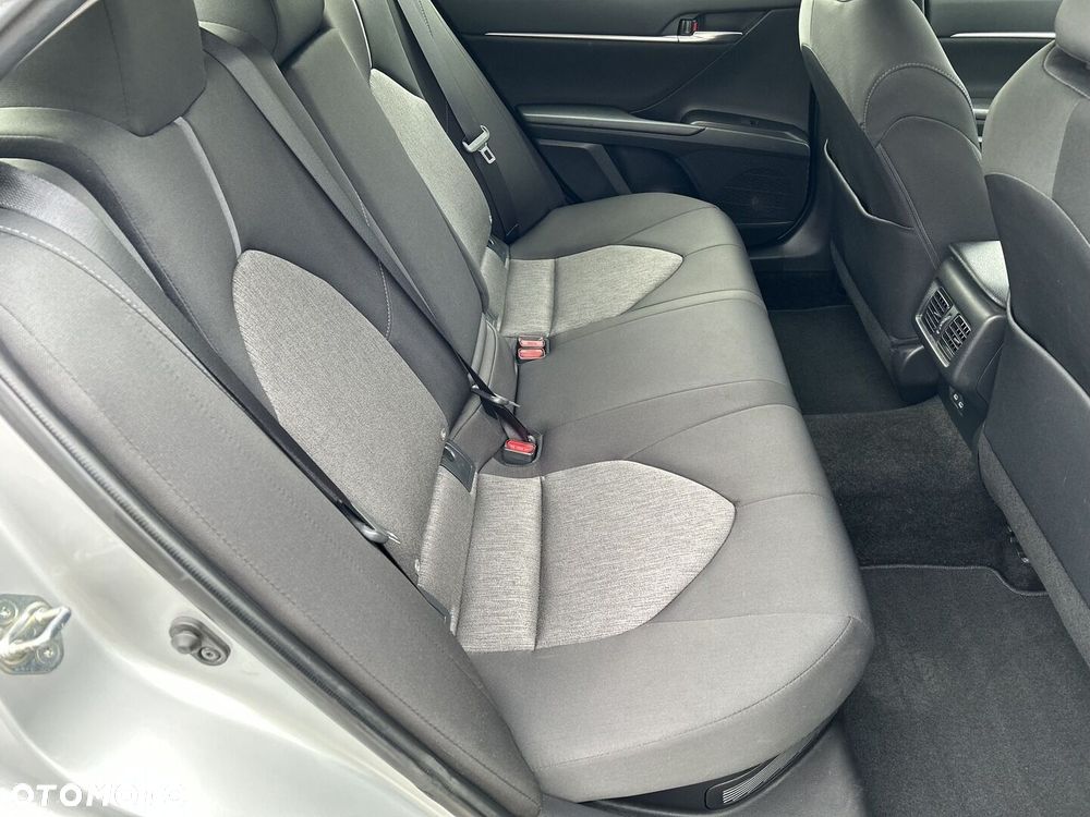 Toyota Camry 2.5 Hybrid Comfort CVT - 18