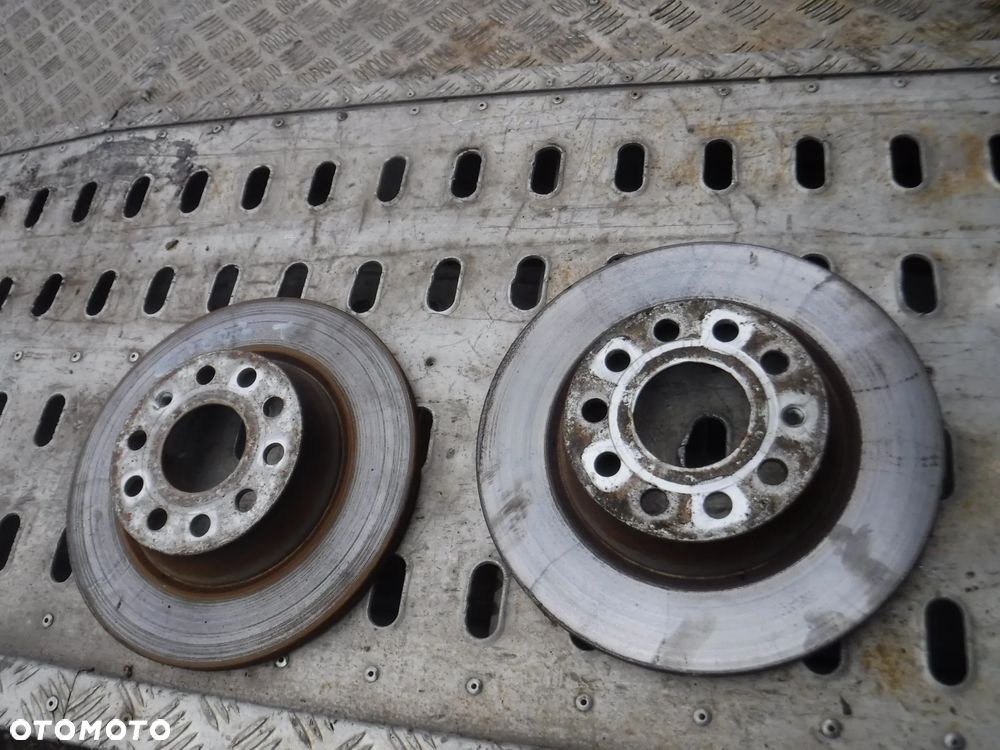 Skoda Superb II Vw Seat  2.0 TDI tyl tarcza tarcze hamulcowe  kpl - 1