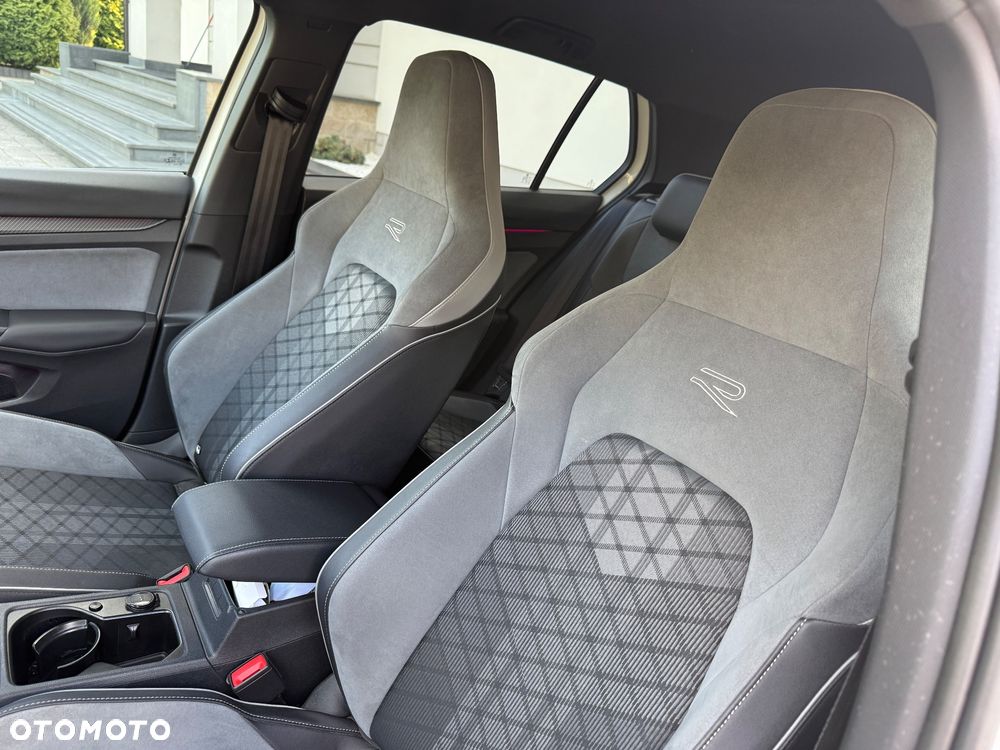 Volkswagen Golf 2.0 TDI 4Motion DSG Highline - 17