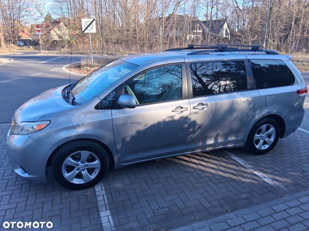 Toyota Sienna 3.5 V6 - 5