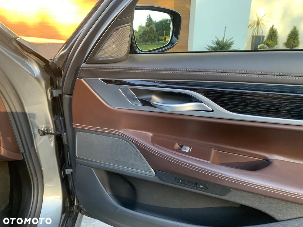 BMW Seria 7 740d xDrive - 11