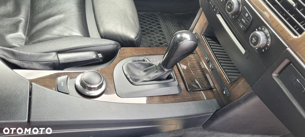 BMW Seria 5 - 34