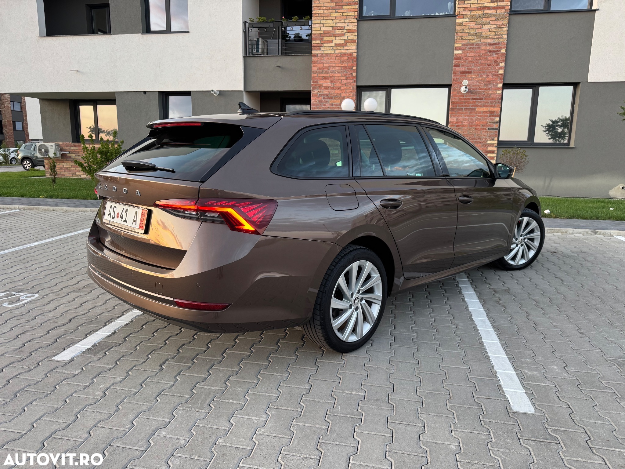 Skoda Octavia 2.0 TDI DSG Style - 3