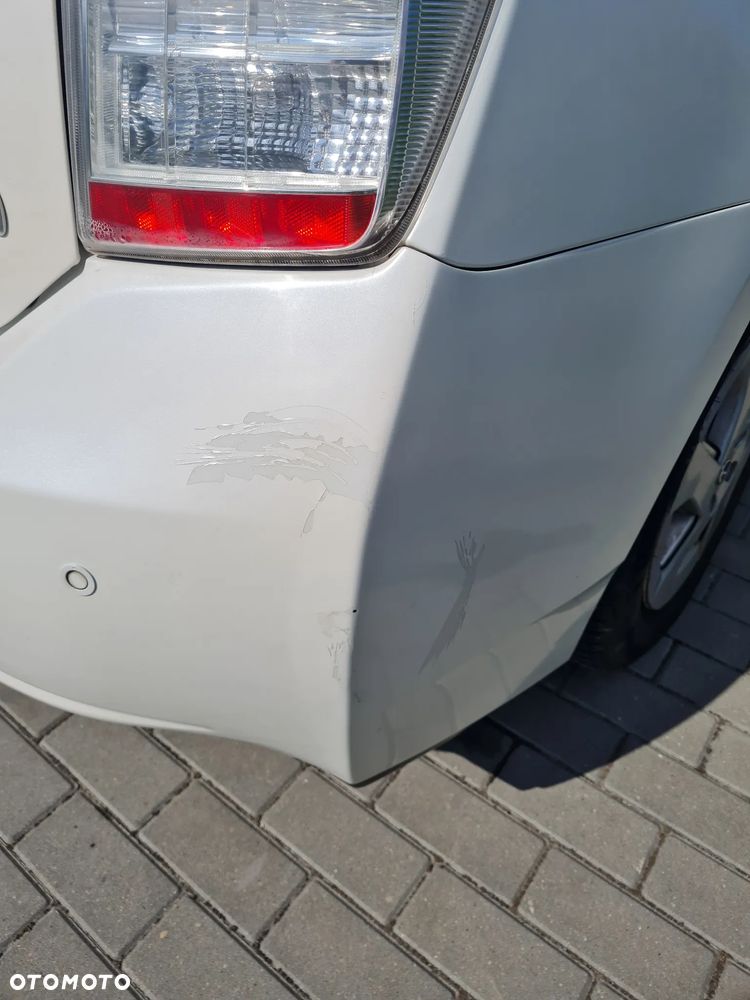 Toyota Prius (Hybrid) - 7