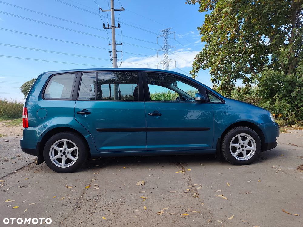 Volkswagen Touran - 10